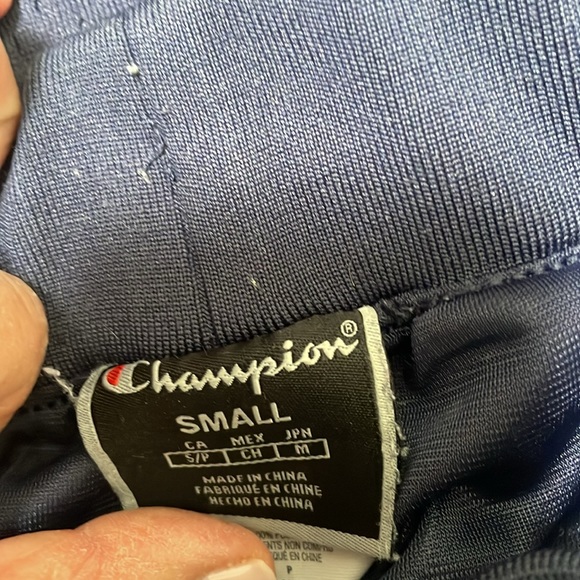 Champion basketball Shorts in excellent condition. - Picture 4 of 7